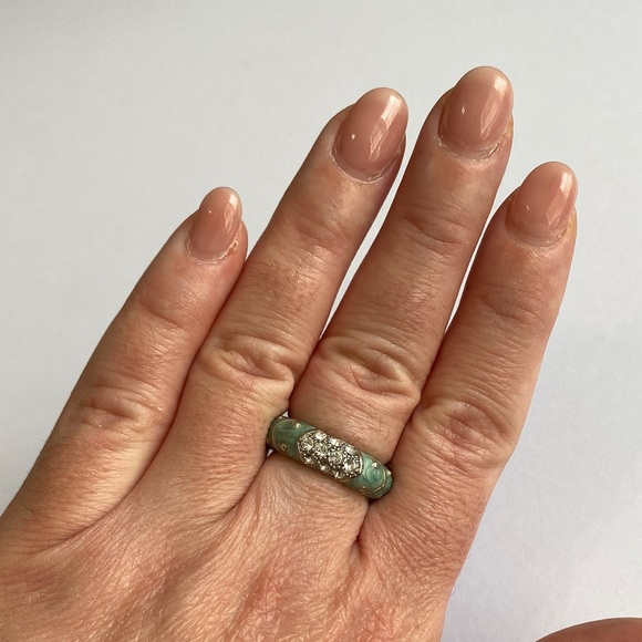 Jewelry - Enamel-Style Creamy Green Ring [Size 8]